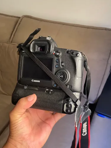 Canon 6D + lente 40 mm + Grip