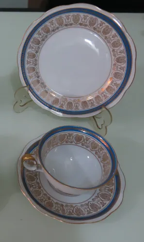 Conjunto Xícara, pires e prato porcelana KPM