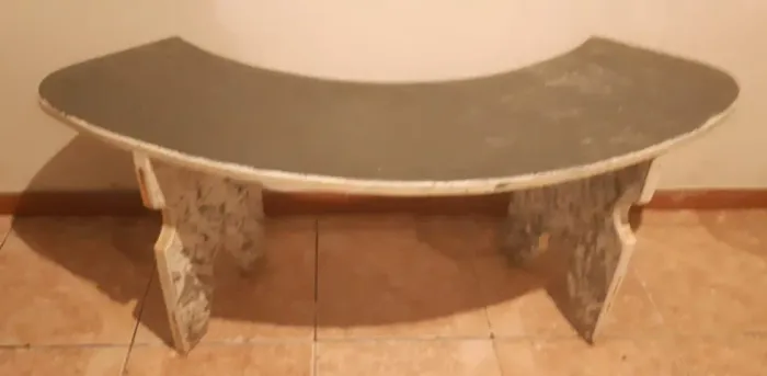 Banco curvo em granito para jardim
