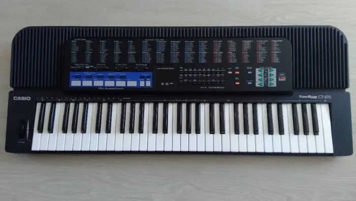 TECLADO CASIO TONE BANK CT-670