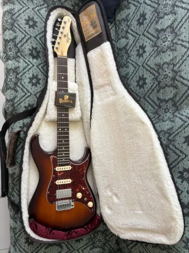  Tagima Stella HB (Honey Burst) com Semi Case 91Guitars