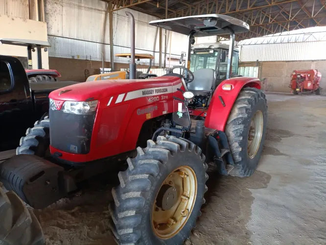 Trator massey Ferguson 4280 4x4 em Ariquemes