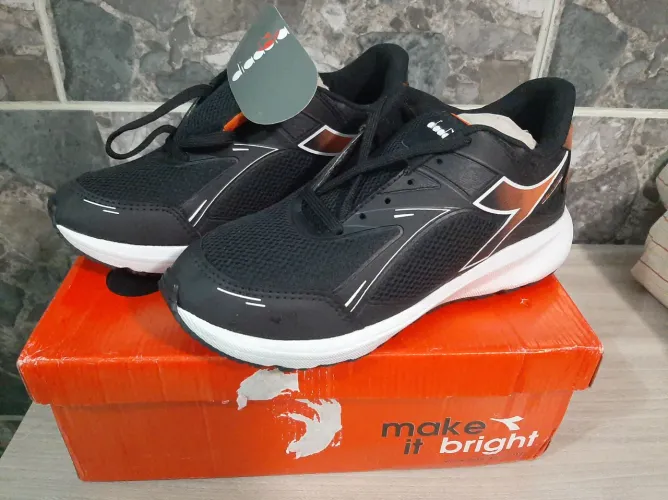 Tênis Diadora Original novo sem uso Núm.39