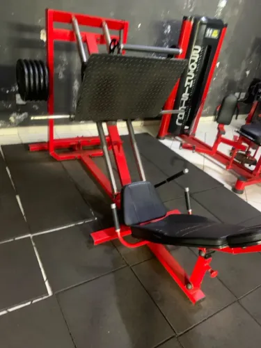 Máquina de Leg Press Profissional