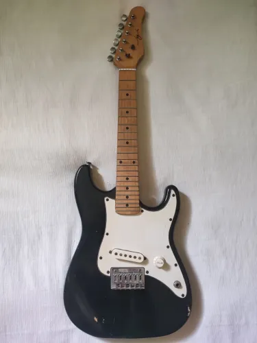 Guitarra Jay Jr - Modelo Estilo Stratocaster