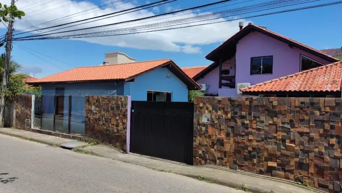 Linda casa 4 quartos no campeche.