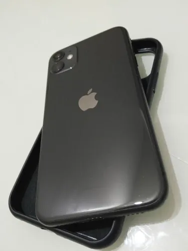 iPhone 11 ? 128 gigas PRETO zerado sem detalhes 