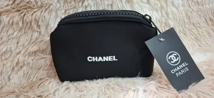 necessaire chanel preta neoprene nova