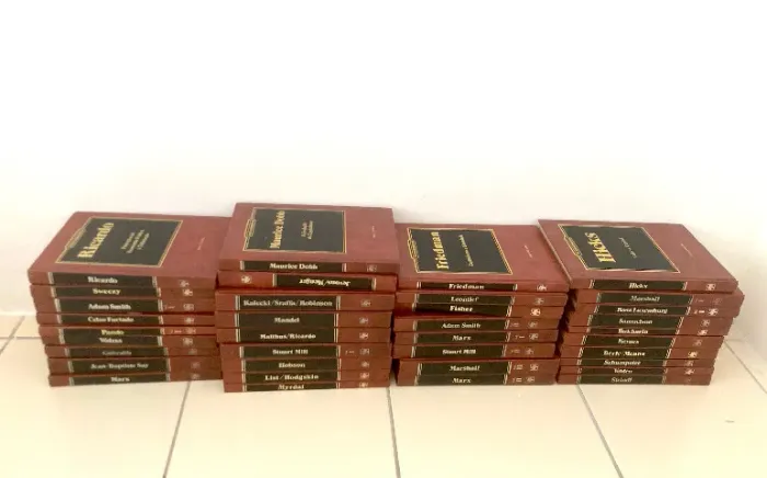 Coleção Os Economistas Capa dura - 37 volumes