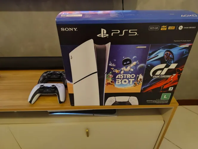 Playstation 5 slim digital 825GB NFe 5 meses uso - LEIA o anúncio!