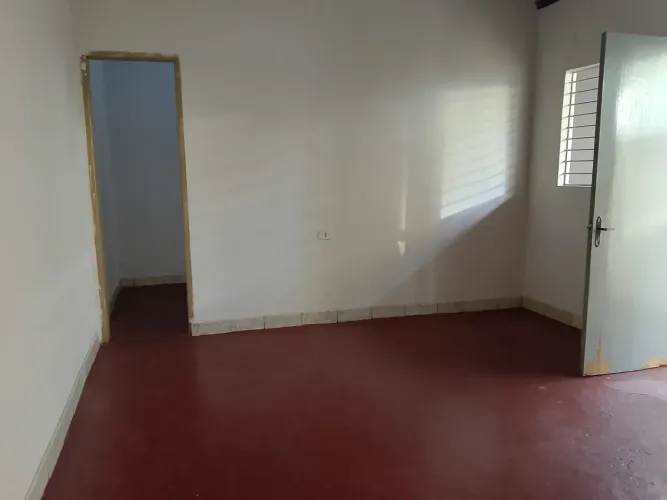 BARACAO COM ENTRADA INDIVIDUAL, ÁGUA E ENERGIA INDIVIDUALIZADOS, COM SALA AMPLA, COZINHA