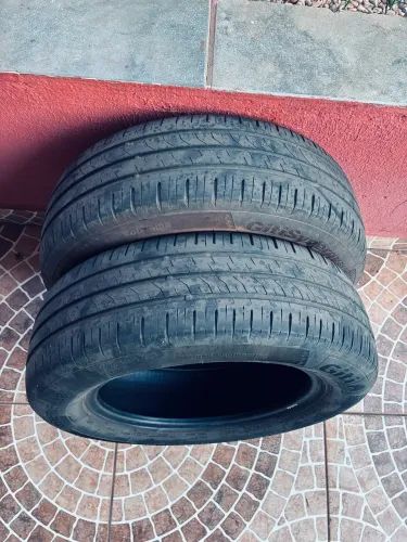 Vendo 2 pneus R15 185/65