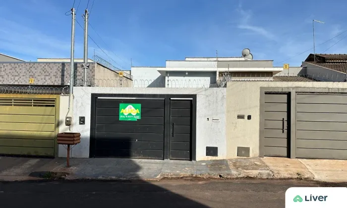 Casa de 03 Quartos Para Locação no Bairro Gameleira 2  Rio Verde/go.