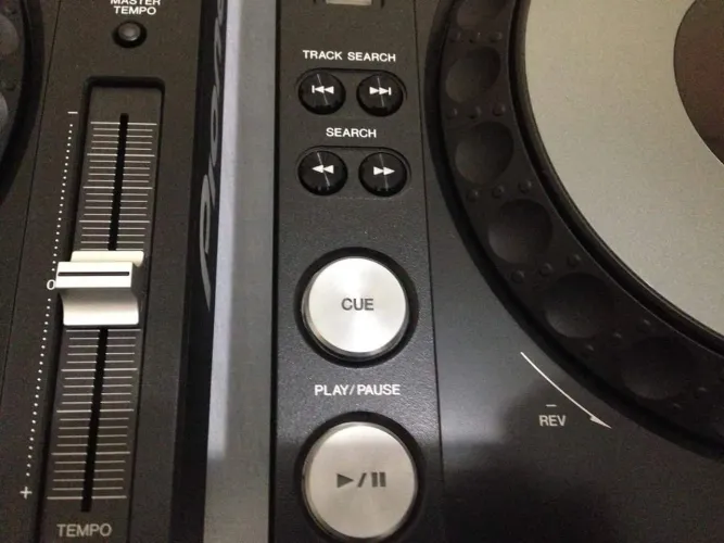 KIT CDJ PIONEER CDJ 850 E MIXER DJM 700 + CASE SOM CASE
