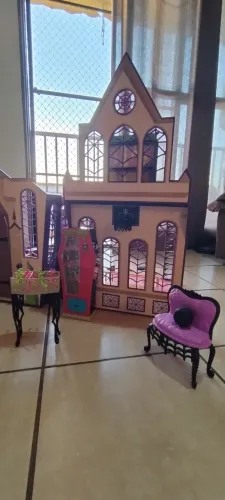 CASTELO MONSTER HIGH