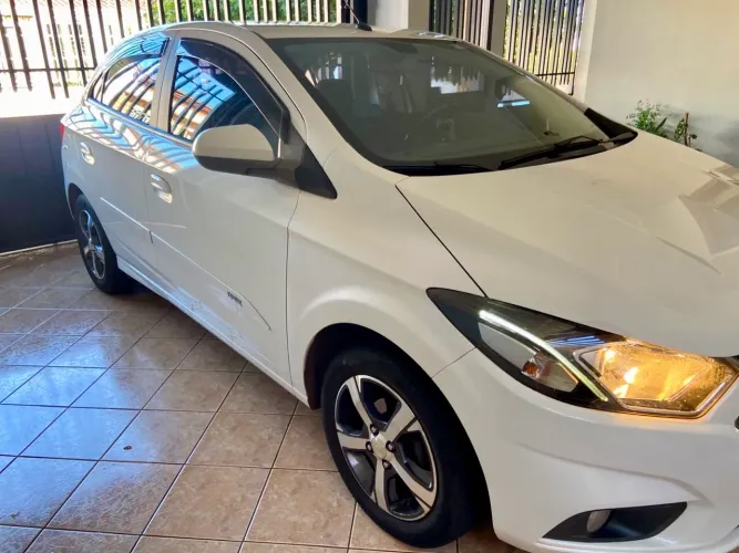 Chevrolet Onix Hatch LTZ 1.4 8V Flex Mec. 4P 2018