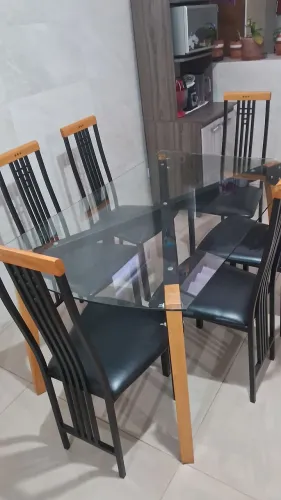 Mesa ferro e madeira e 6 cadeiras
