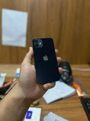 Celular iPhone 12 64GB Preto