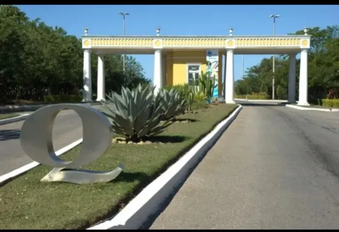 Terreno na entrada da cidade, 10 x 50 com escritura.
