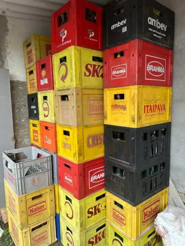 Caixa de cerveja com vasilhames Skol Brahma Heineken Itaipava