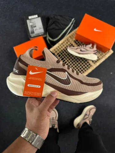 Tênis Nike zoom X Meia Knit Bege marrom