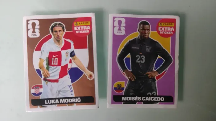 Figurinhas lendária modric bronze e caicedo lilas