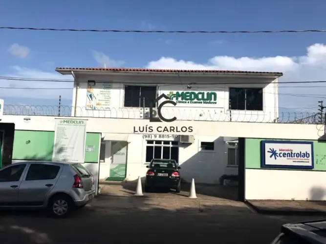 VENDO Prédio comercial (Ideal para Clínicas, Escritórios, Escolas) no Habitacional Turu