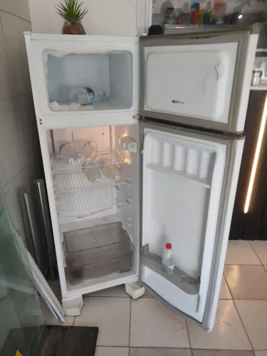Geladeira conservada