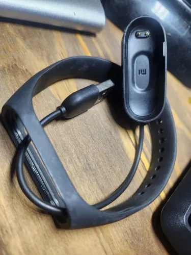 Carregador e pulseira MiBand 4