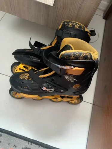 PATINS OXER  MAX WHEELS 80MM tamanho: 40