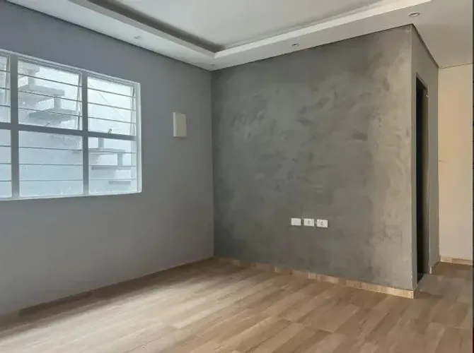 Sobrado no vitória régia com 2 dorm. 1 st. em baixo e 2 kitnets em cima. P/ morar e renda.