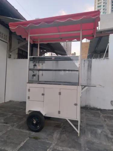 carrinho de lanches 1300 à vista ou 1500 em 2 vezes no cartão.