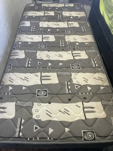 Vendo 2 cama Box iguais conjugadas marca Gazin