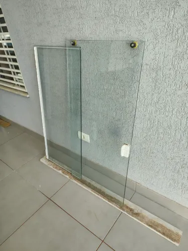 Vendo janelas de vidro Blindex 