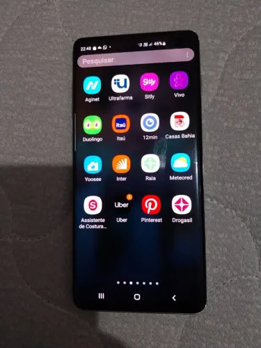 Vendo celular Samsung S10 plus 256. Em perfeito estado