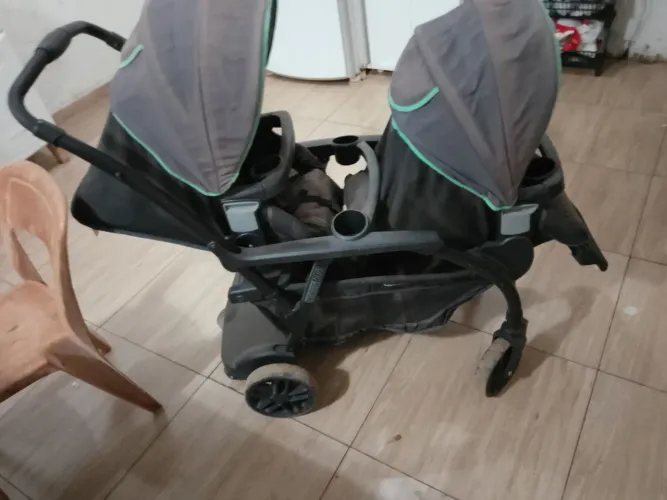 Carrinho para gêmeos