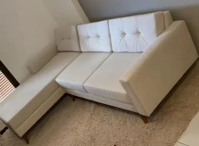 Sofá com chaise Ja higienizado super conservado 