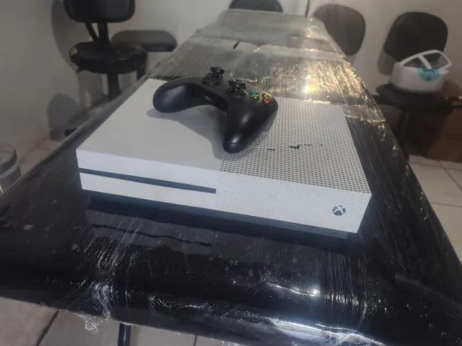 Vendo Xbox one 1 controle ?