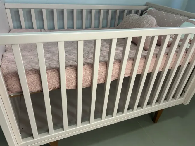 Berço americano ,3 andares (acompanha colchão)