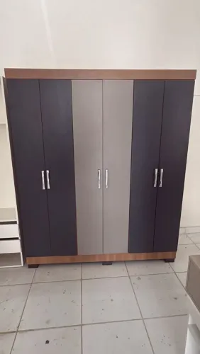 Guarda roupa casal 6 portas