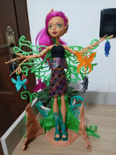Monster High Treesa Thornwillow completa