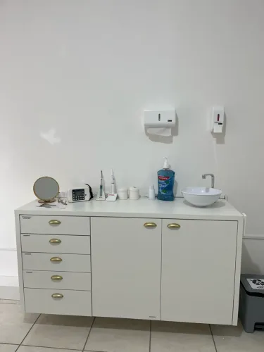 Balcão com Cuba e torneira