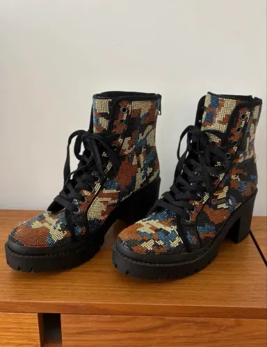 BOTA STEVE MADDEN 38 (NOVA)