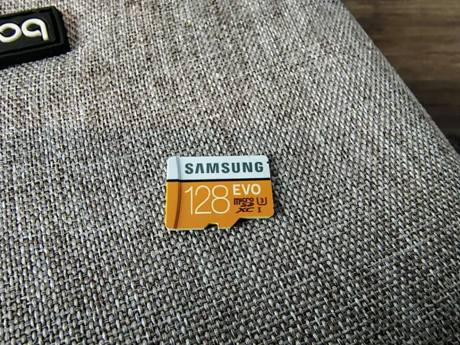 Cartão SD Samsung EVO 128 GB