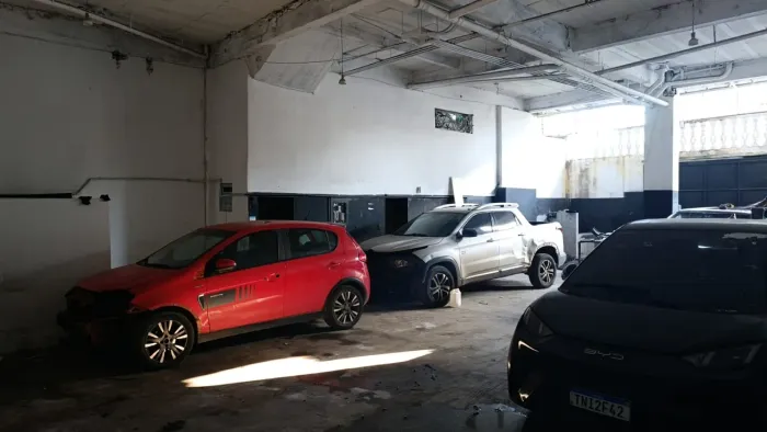 Alugo loja na Qi 07 setor de indústria gama leste 