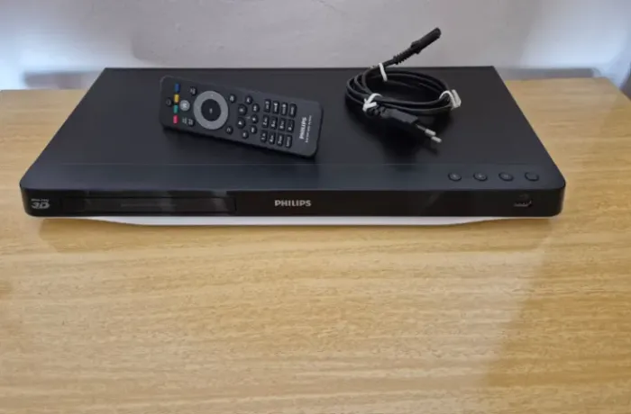 Blu-ray 3D Philips BDP5500X/78 + Controle (Para Revisão/Limpeza)