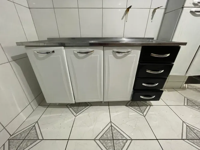 Pia de cozinha com armário