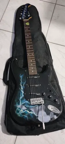 KIT GUITARRA EAGLE + CUBE BABY + ACESSÓRIOS