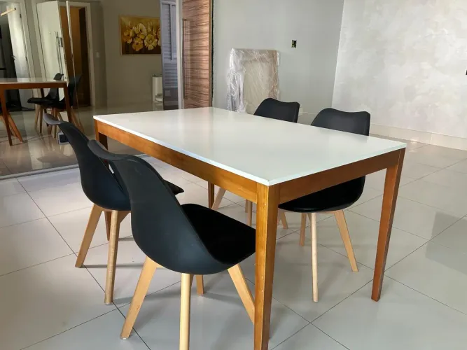 Mesa de jantar Tok Stok (1,35 x 0,80)