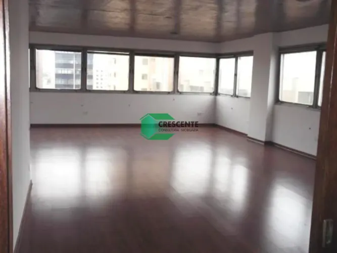 Apartamento com 4 dormitórios, suíte e 2 vagas.